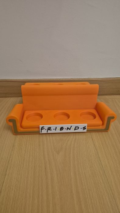 Sofá de Friends para bonecos pop do McDonald's