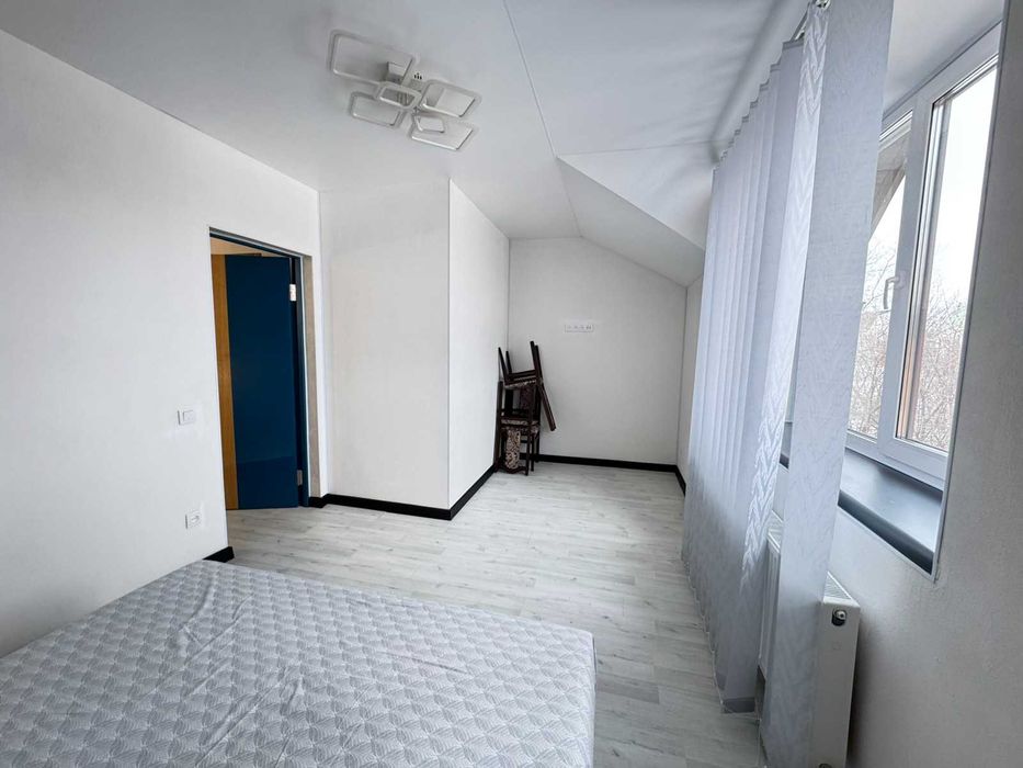 Продаж сучасного таунхауса з готовим ремонтом