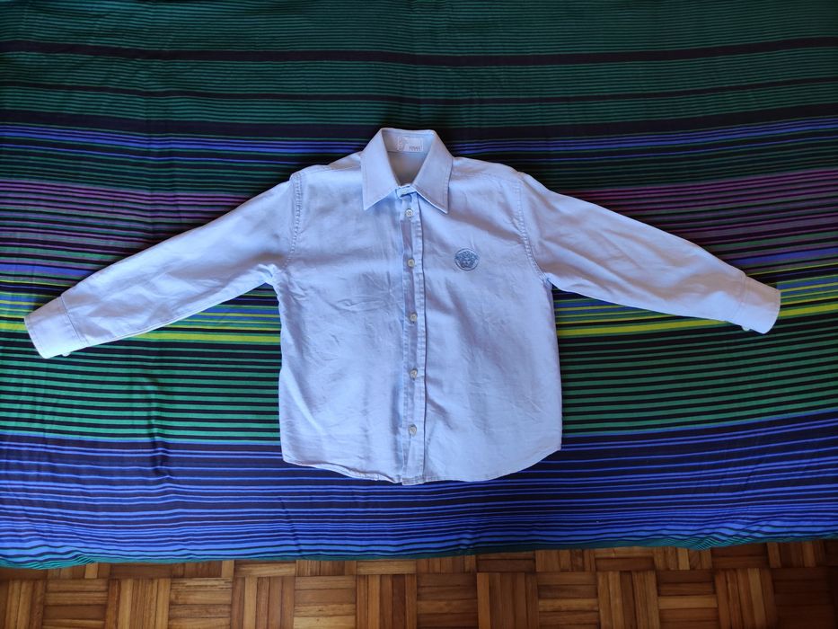 Camisa original VERSACE - azul bebé, para criança 5/6 anos como nova