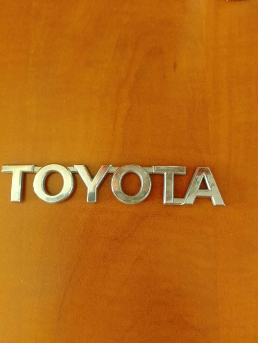 Znaczek emblemat Toyota