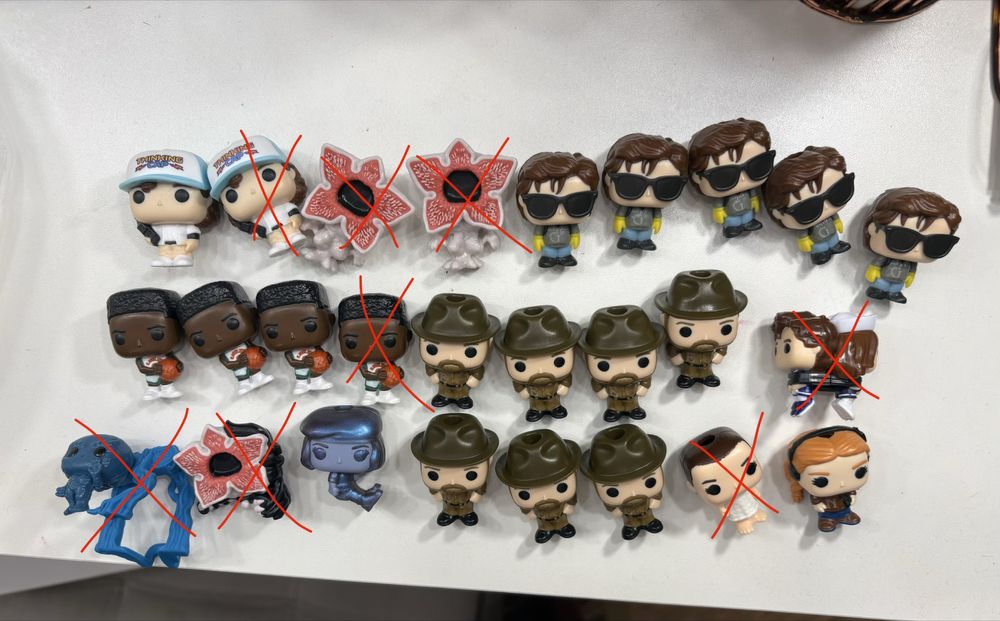 Фігурки кіндер joy Stranger things