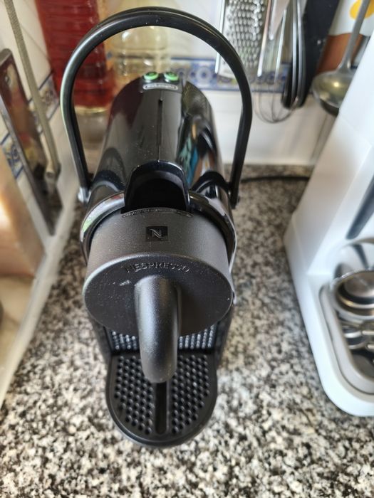 Máquina de café Nespresso Inissia By De'longhi