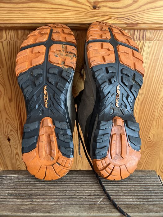 Sprzedam buty trialowe firmy Scarpa Rush Trail GoreTex rozmiar 44 zmierzona długość wkładki 28.5 cm.
