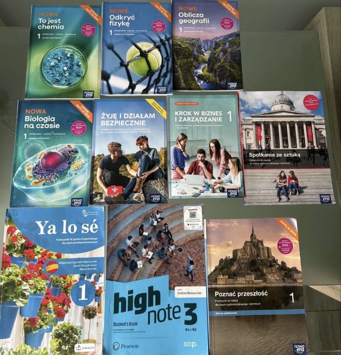 Zestaw książek 1 klasa liceum