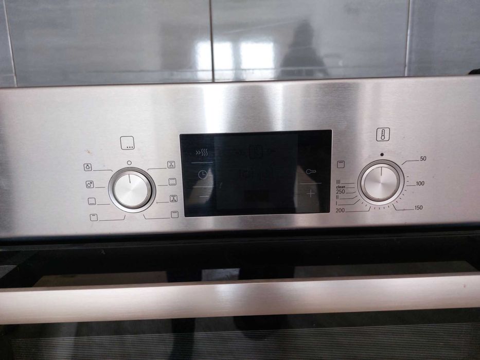 Piekarnik do zabudowy Bosch HBA42R450E