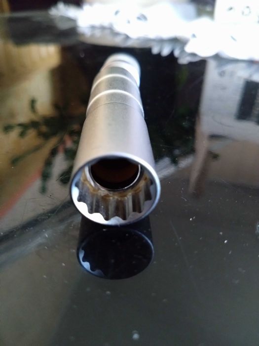 Klucz do świec 14 mm