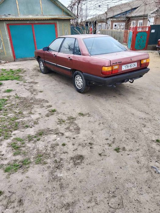 Продам Ауди 100          в хорошем состоянии