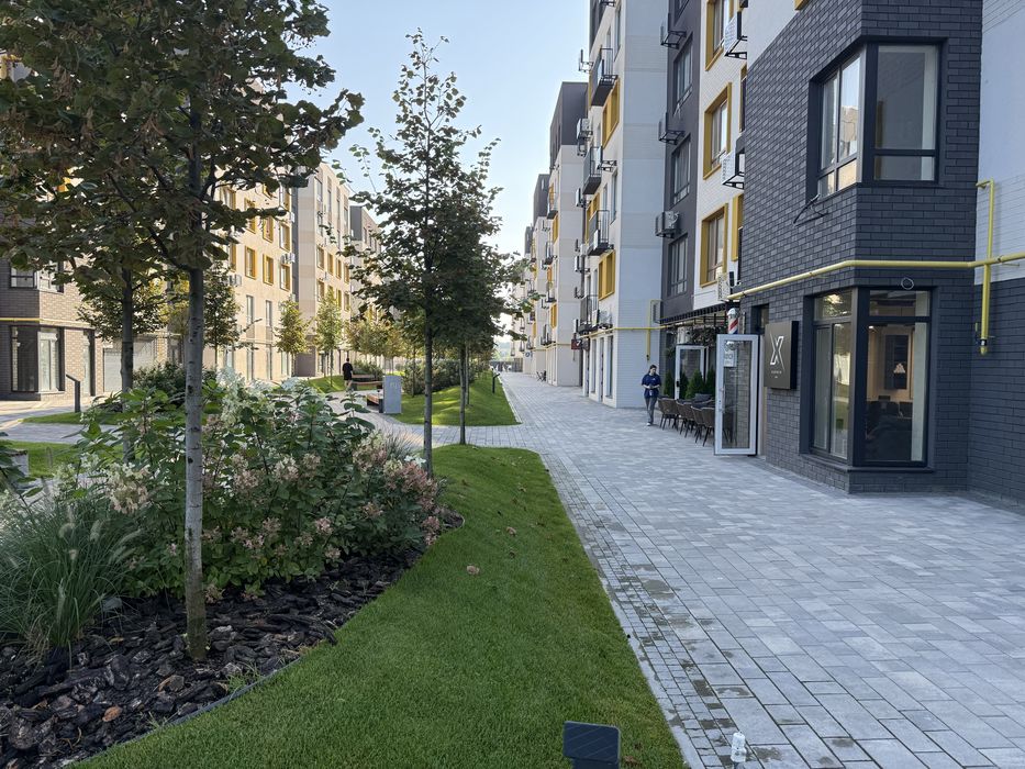 Склад, фасадне комерційне приміщення, 40 метрів, ЖК Молодість