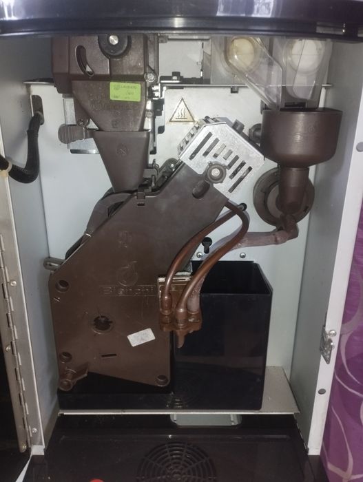 Продам ведінговий кавовий апарат