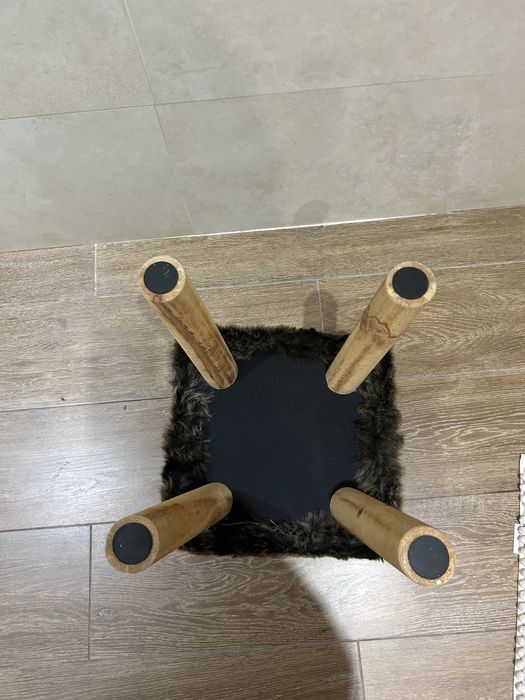 Banqueta/ Banco - madeira preto