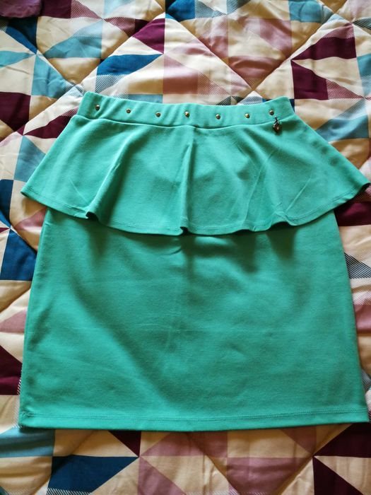 Saia com folho verde menta