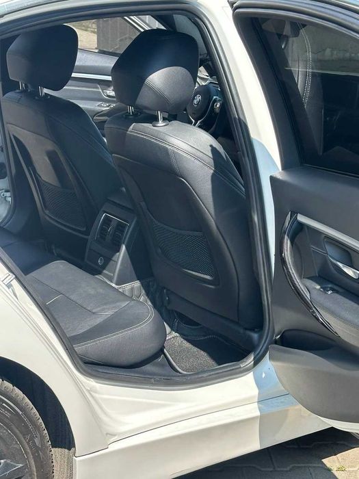 Продаю BMW 330e 2017р