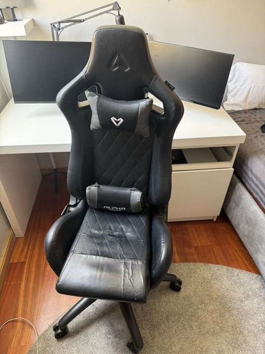 Cadeira Alpha Gamer usada