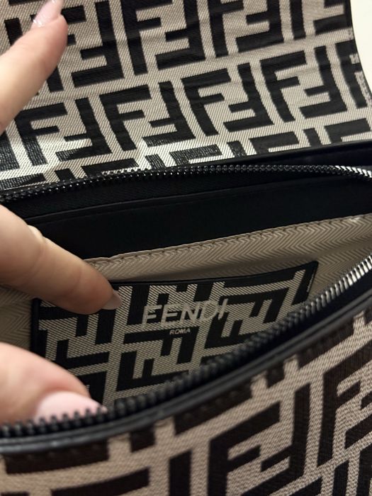 Сумка клатч фенді FENDI