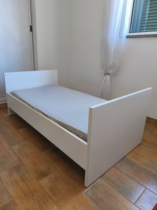Cama de bebé convertível