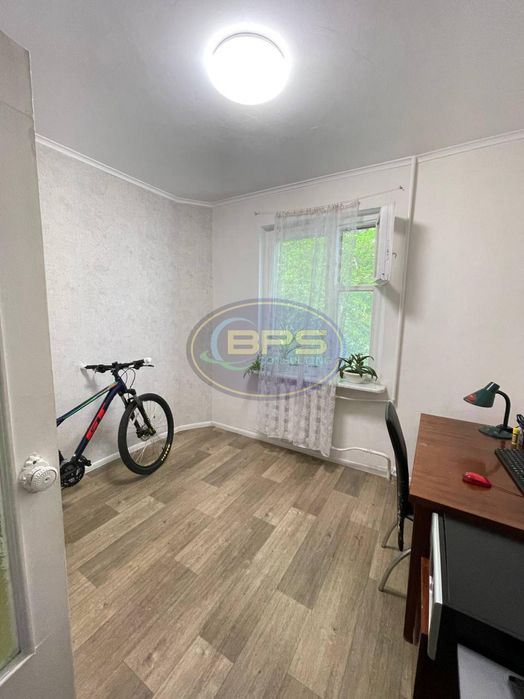 Продам 3 кімнатну квартира вул. Ак.королева