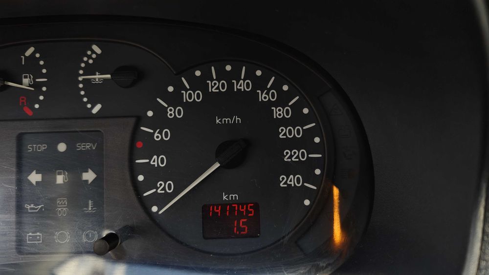 Renault Thalia 1.4, 141 tyś km, 2002 rok