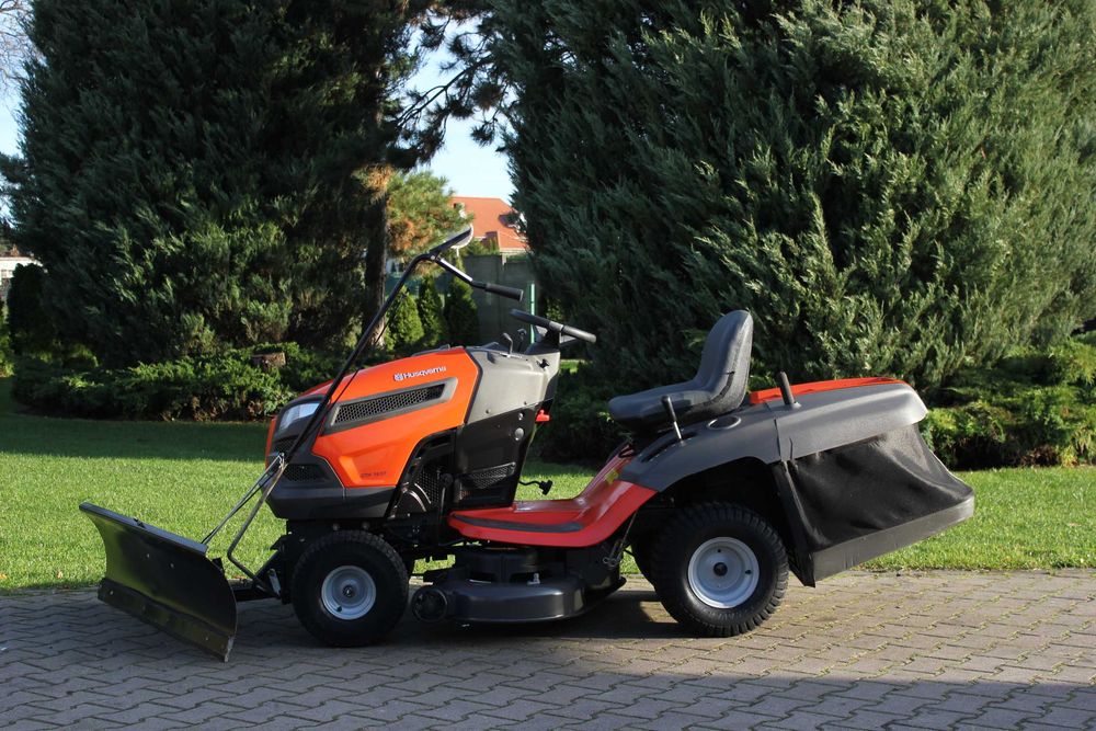 Husqvarna CTH 163 Kawasaki V2 TRAKTOREK Kosiarka plug do sniegu