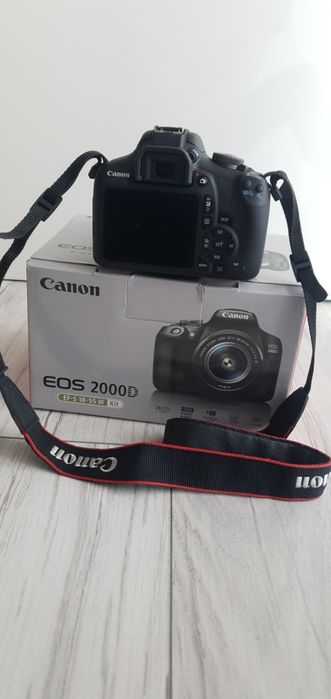 Aparat fotograficzny lustrzanka cyfrowa canon eos 2000d + obiektyw