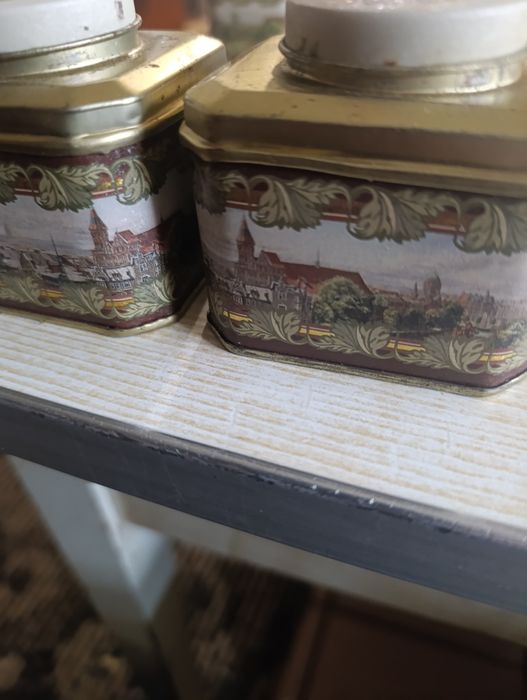 Продам залізні коробочки 7 см на 5,5 см висота 5 см