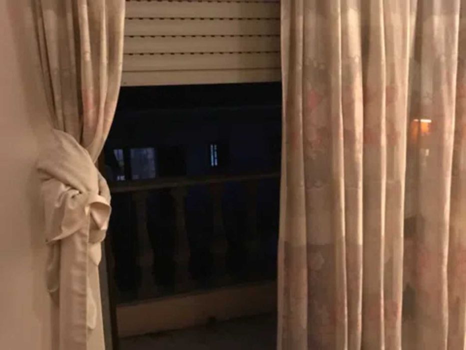 Quarto para 2 numa Vivenda cor de Rosa com varanda e com jardim