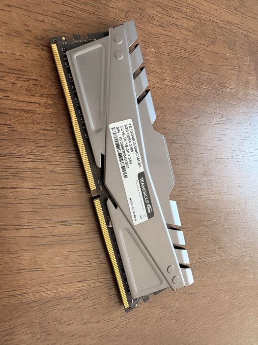Dark Z Memóra RAM DDR4 8gb 3200mhz - como nova