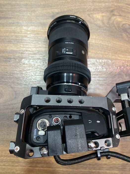 Blackmagic Cinema Camera 4k com Lente e Rig