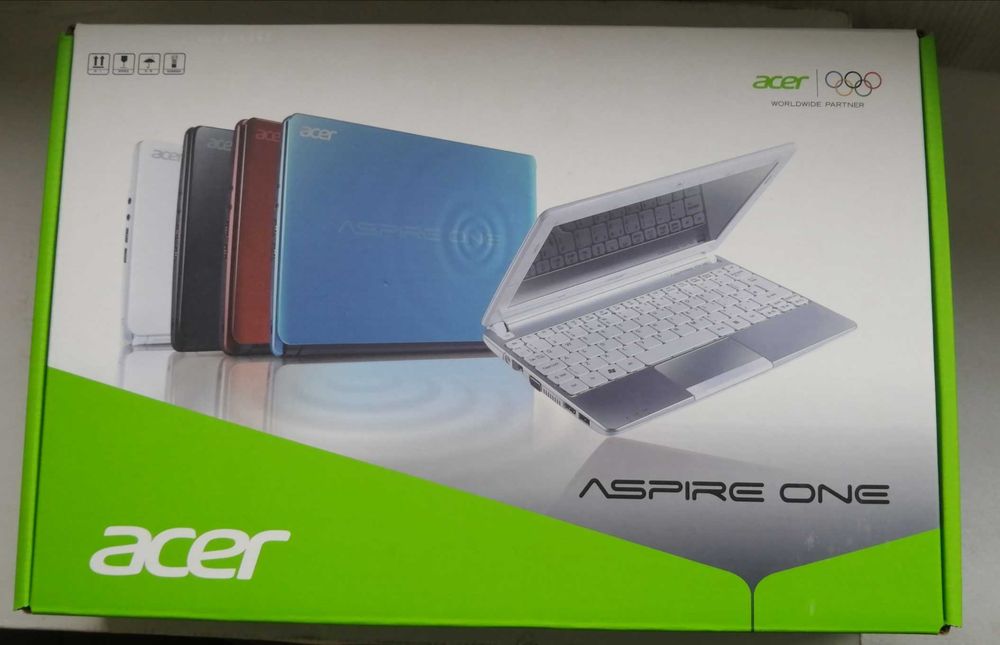 Нетбук Acer Aspire One D270 + сумка