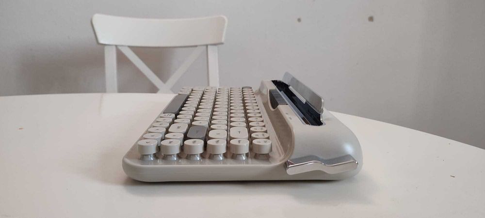 Teclado fofo estilo retrô Bluetooth (novo)