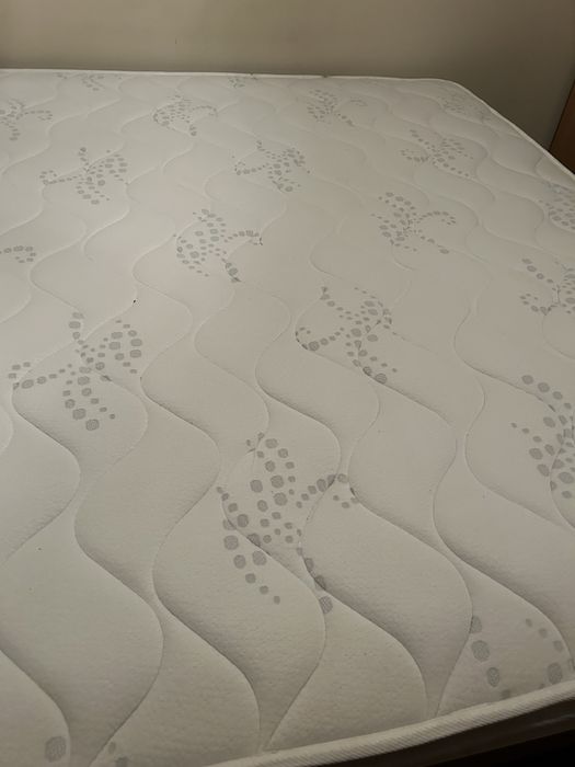 Cama colchao e estrado