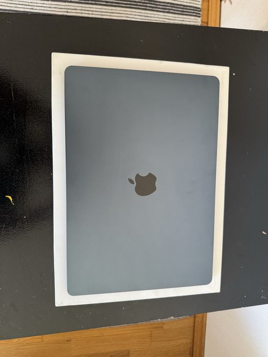 MacBook Air 15” M3, 8/256 GB, Midnight