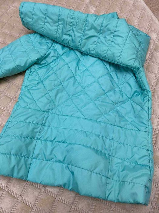 Жіноча весняна куртка