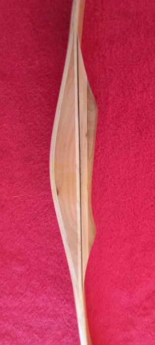 Living Arrow Bow. Łuk wschodni, asymetryczny, projektu mistrza Mihaia Cozmeia.