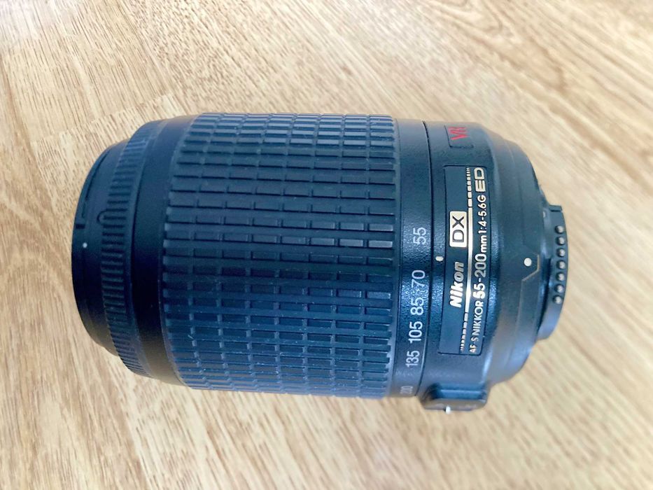 Об’єктив Nikon DX AF-S Zoom-Nikkor 55-200mm 1:4-5.6G ED VR IF SWM
