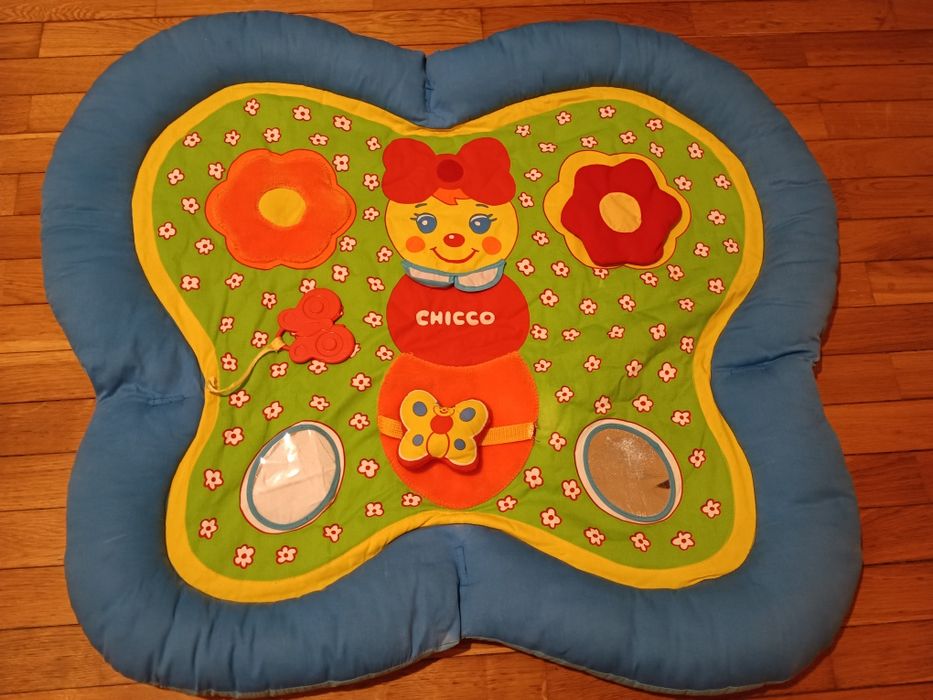Tapete de atividades para bebé da marca Chicco