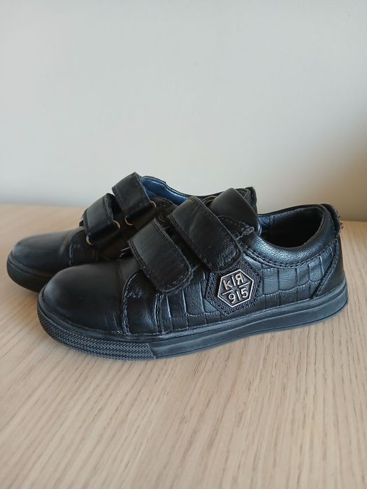 Продам шкіряні кросівки