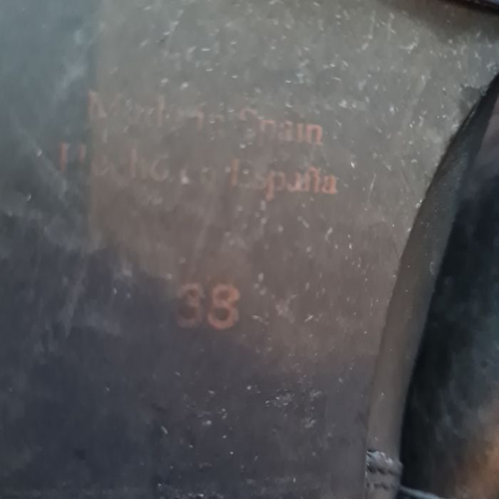 Демисезонные кожаные сапоги