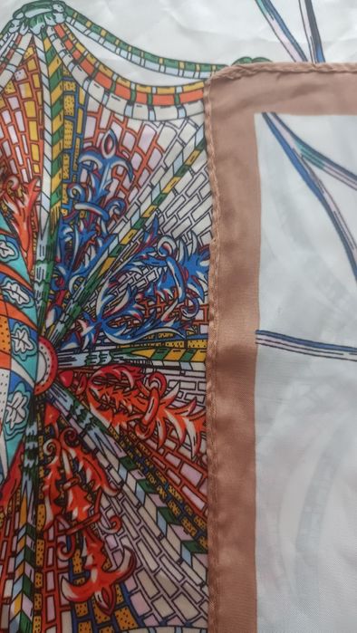 Orientalna chusta z jedwabiem – żywe kolory, wyjątkowy wzór!