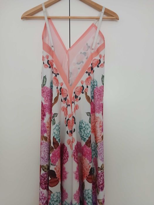 Bonito vestido de verão estampado