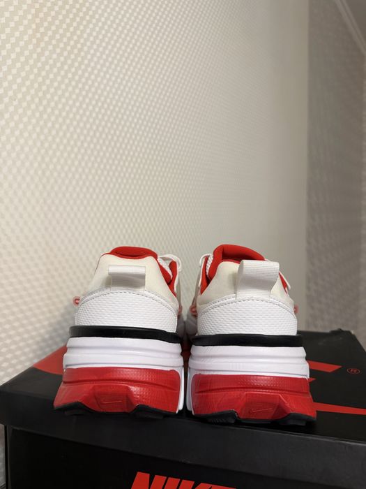 кросівки Nike V2K Runtekk White/Red 43 / 26.5 см