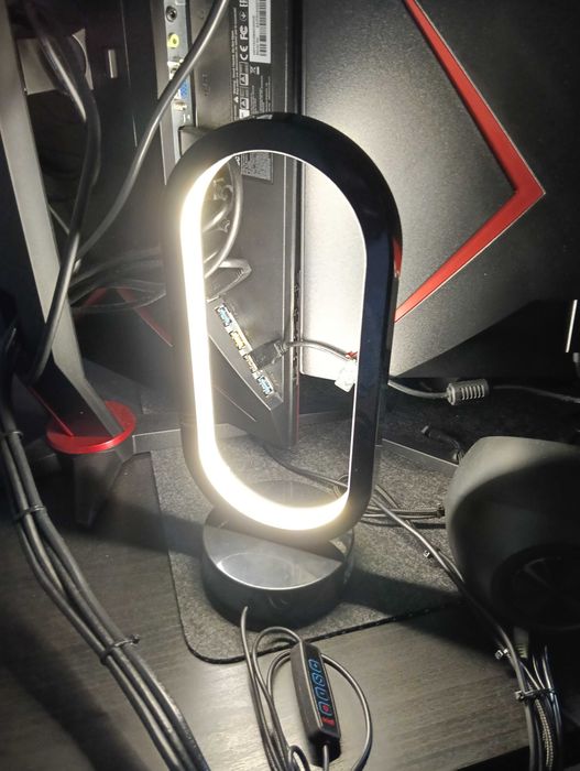 Candeeiro LED USB controlo temperatura e intensidade estético novo