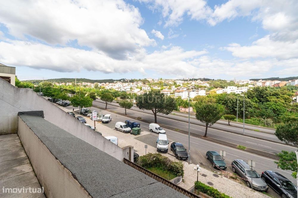 T3 Duplex com 2 Terraços, na Av. Elísio de Moura, em Coimbra