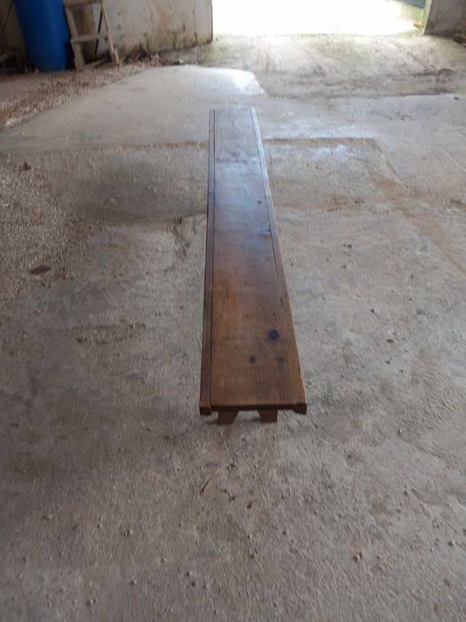 Banco de madeira comprimento 2,10cm altura 0,47cm fundo 0,25cm