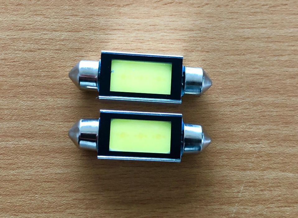Vendo par de leds brancos com Canbus 41mm para carro