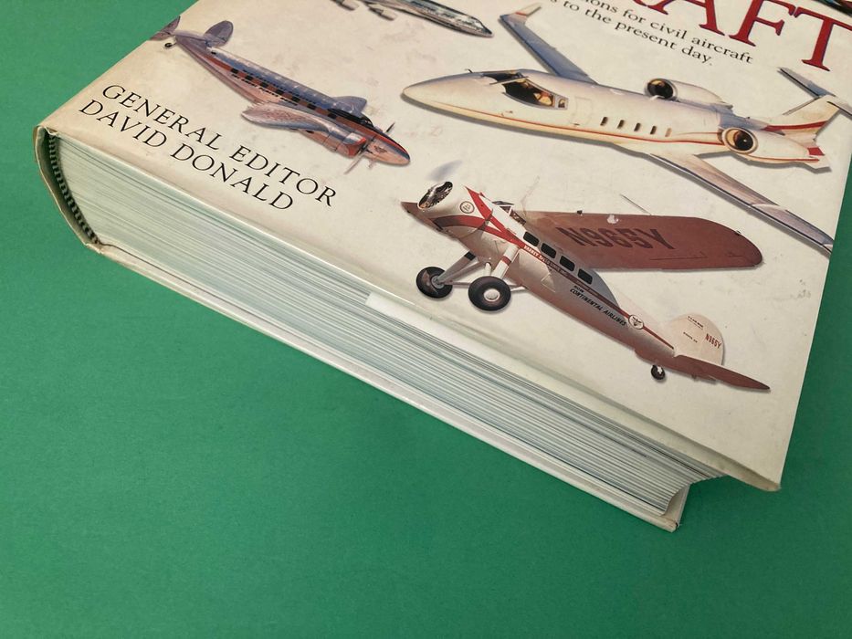 Livro The Encyclopedia of Civil Aircraft 1999
