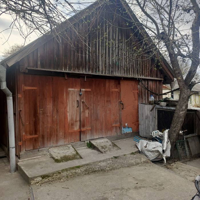 Продається будинок в центрі міста