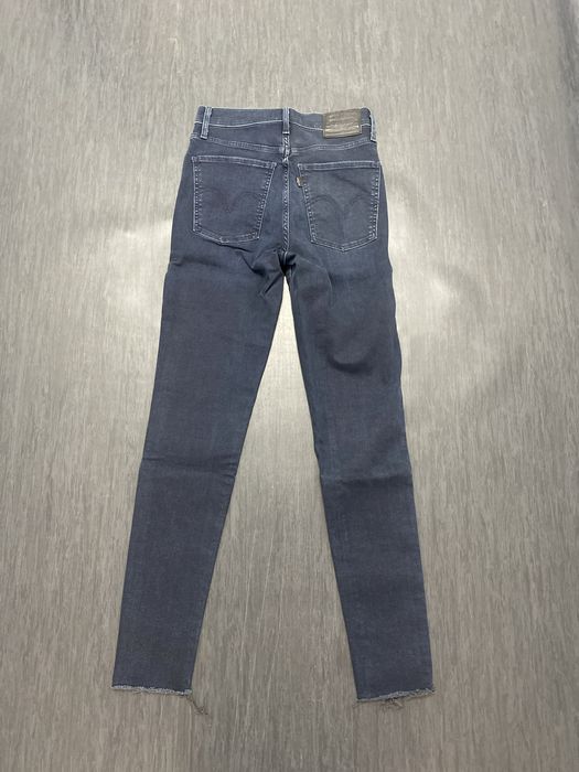 Jean Levi’s Mulher Mile High Super Skinny Marrina W27 L30