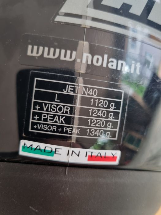 Oddam dwie sztuki kasków po 100 zł każda stan bardzo dobry