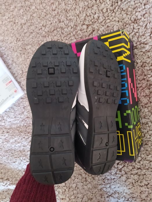 Buty białe biało - czarne sportowe
