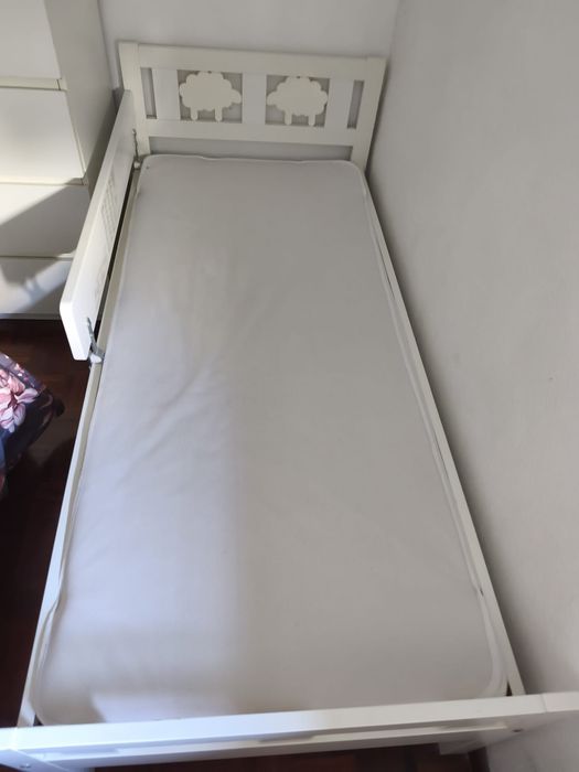 Cama de criança impecável